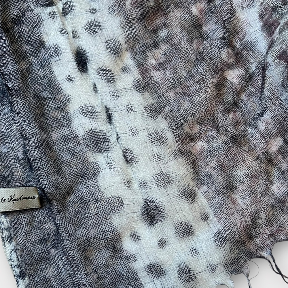 Sue & Kashmere Animal Print Cashmere Scarf Shawl Wrap - Picture 5 of 13